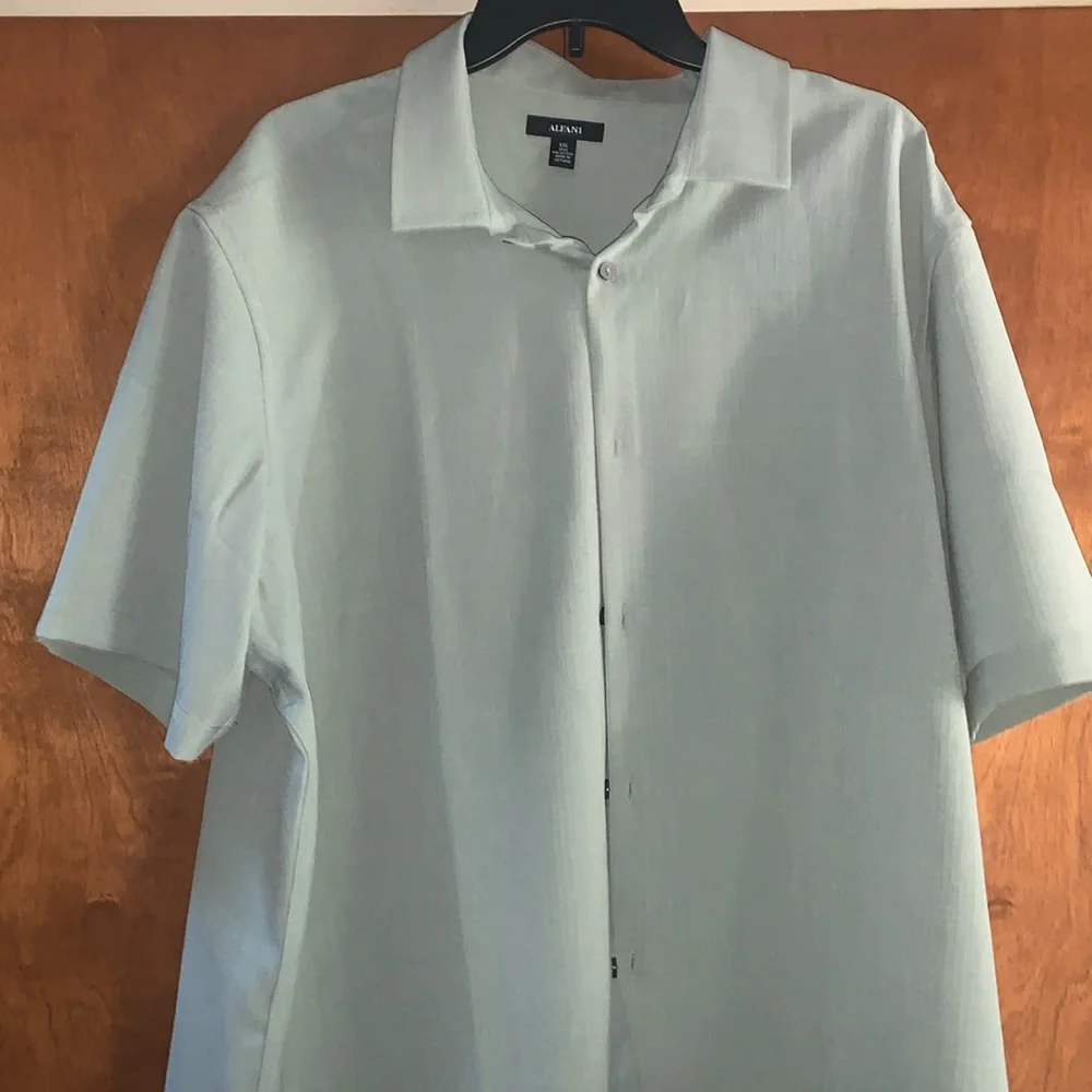 Sage green short sleeve button down xxl - Picture 3 of 3